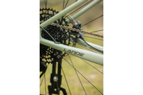 MEGAMO LANDE 2025 BICICLETA ELÉCTRICA GRAVEL