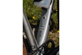 MEGAMO JAKAR 20 2025 BICICLETA GRAVEL