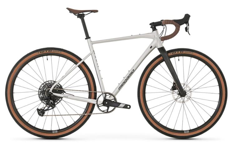 MEGAMO JAKAR 20 2026 BICICLETA GRAVEL