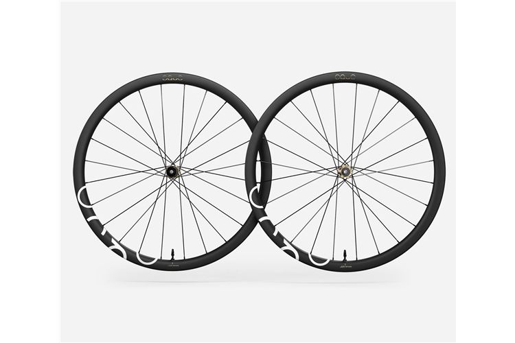 OQUO RP35LTD 2026 RUEDAS CARRETERA