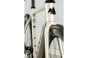 MMR ADRENALINE G2 PEARL WHITE AND BLACK T-S 2024