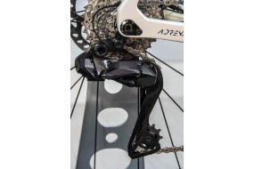 MMR ADRENALINE G2 PEARL WHITE AND BLACK T-S 2024