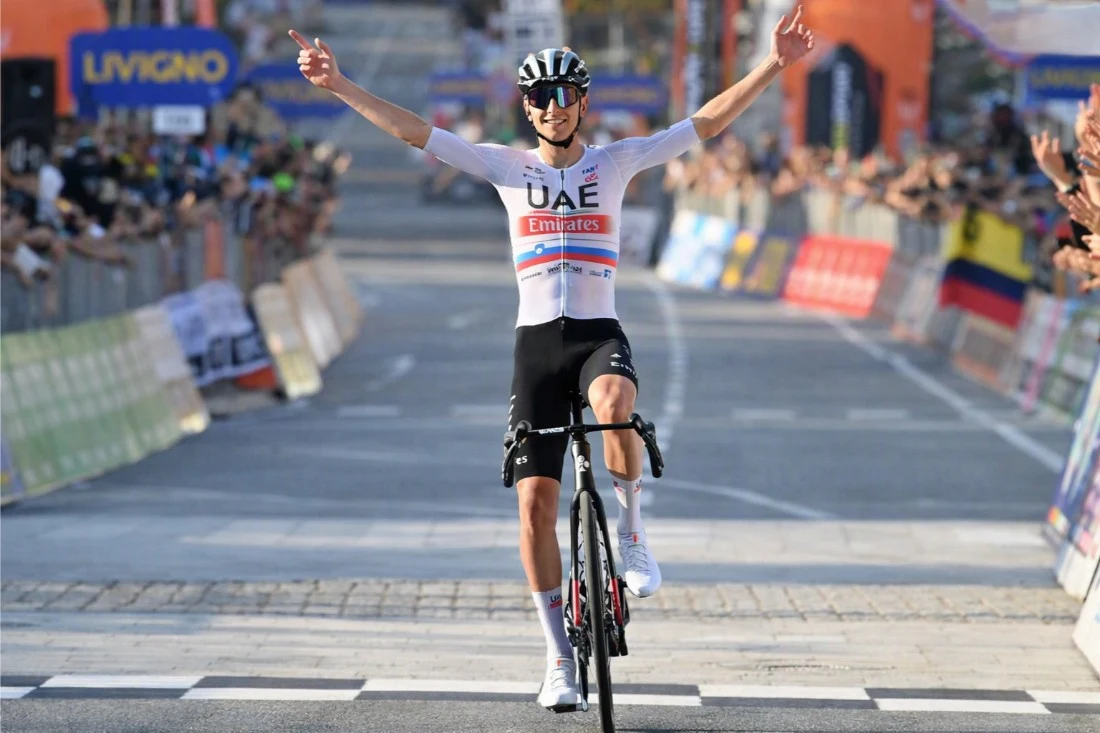 Tadej Pogacar en su victoria en Il Lombardia