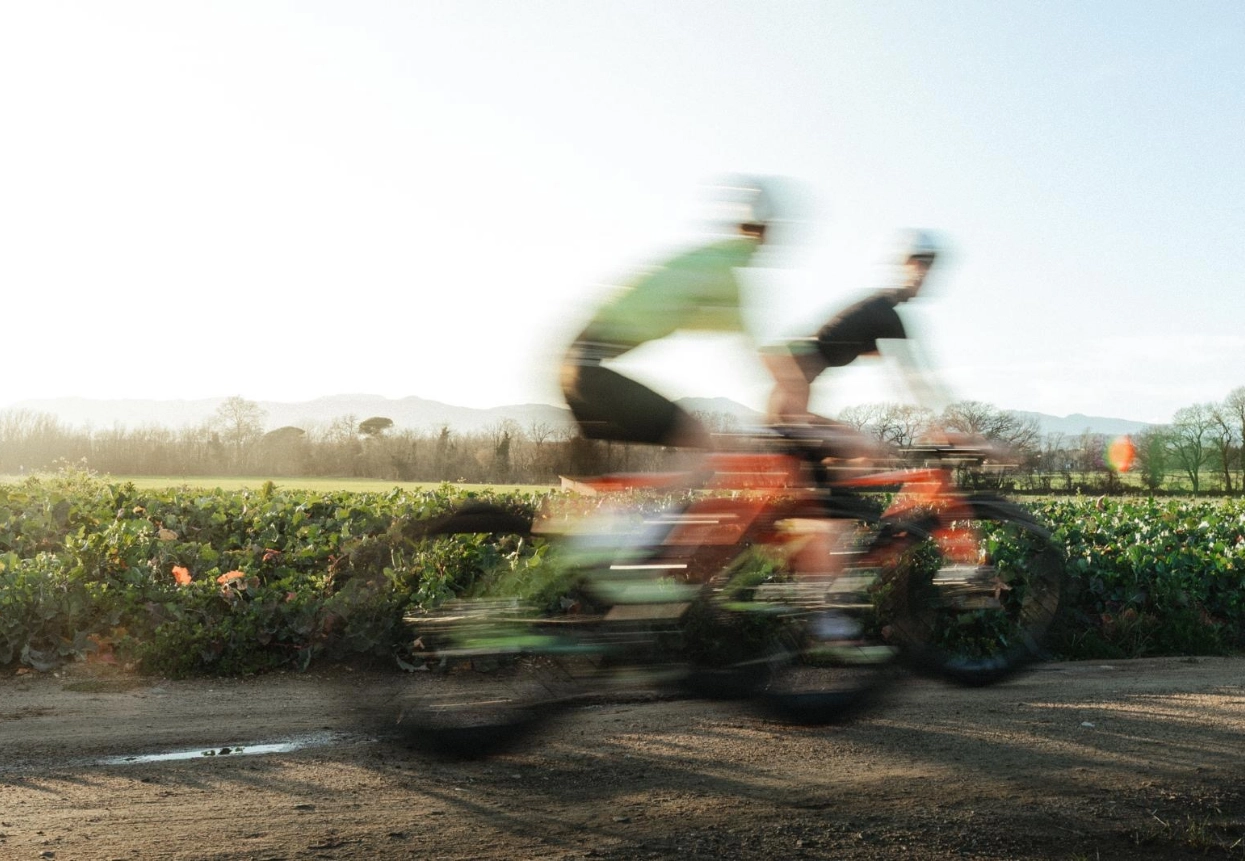 Equipo de gravel femenino de Megamo