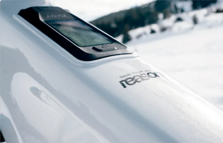 Pantalla OLED de la Megamo Reason 2027