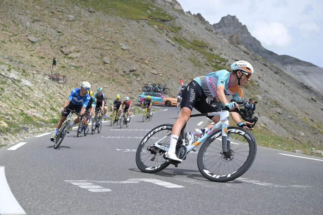 Equipo NSN en los Pirineos. Etapa Tour de Francia